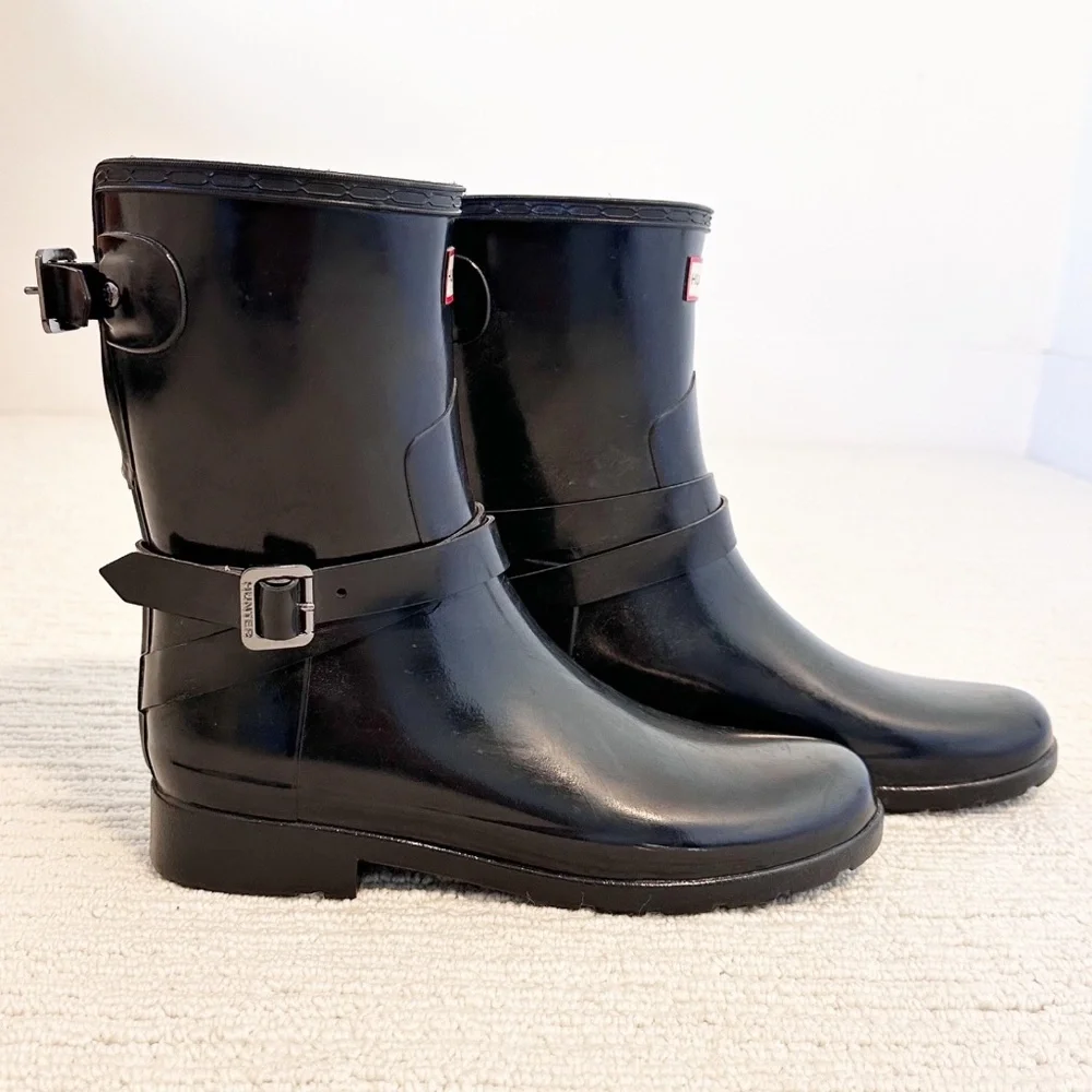 HUNTER Refined Adjustable Short Womens 10 Black Gloss Boots Rain Buckle Ankle